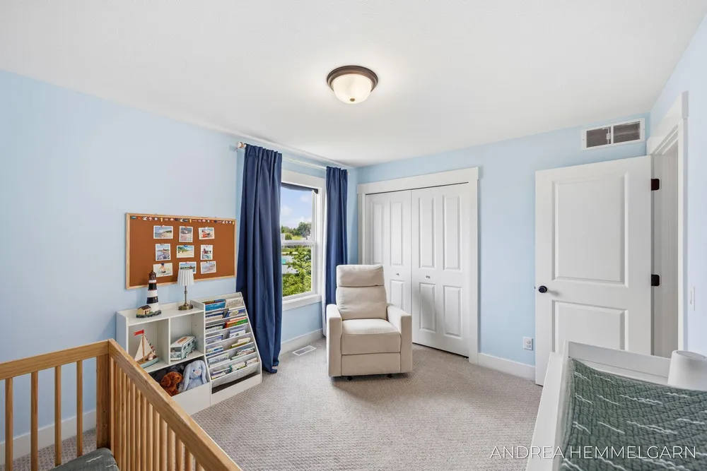 3090 Thornbury Dr, Holland, MI 49424