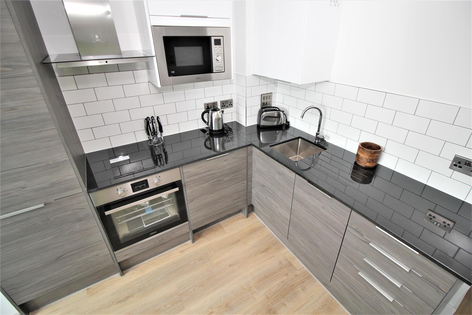 London Road, Crawley Image 7