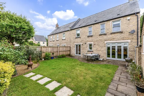 Tremes Close, Marshfield, SN14
