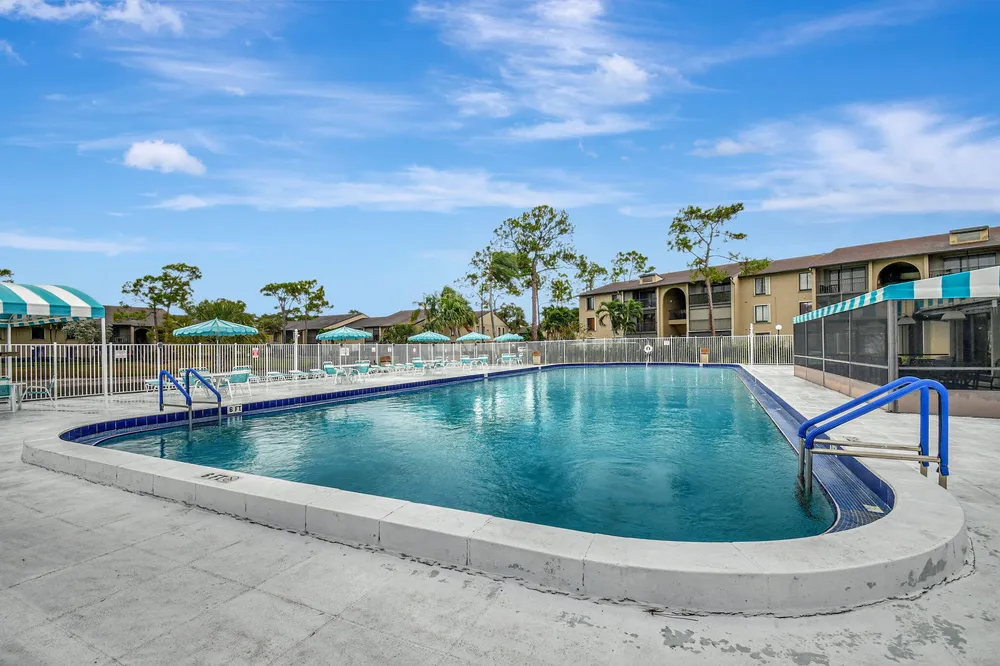 207 Pine Hov Circle, Greenacres, FL 33463