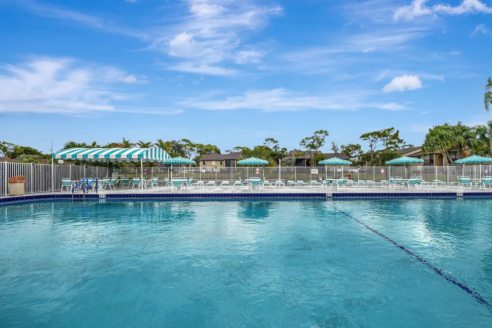 207 Pine Hov Circle, Greenacres, FL 33463