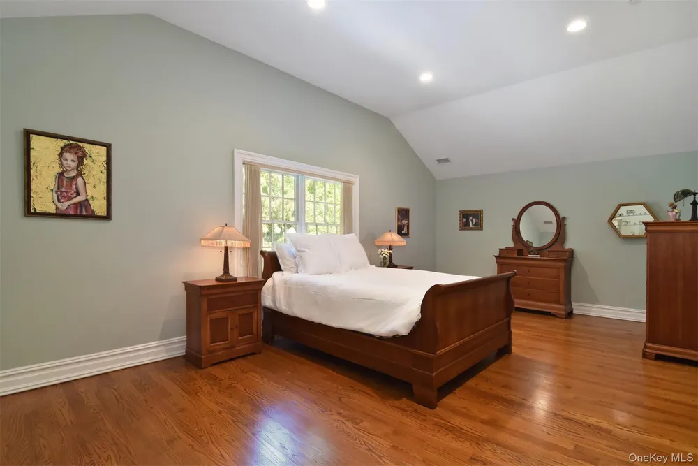 7 Roland Rd, Irvington, NY 10533
