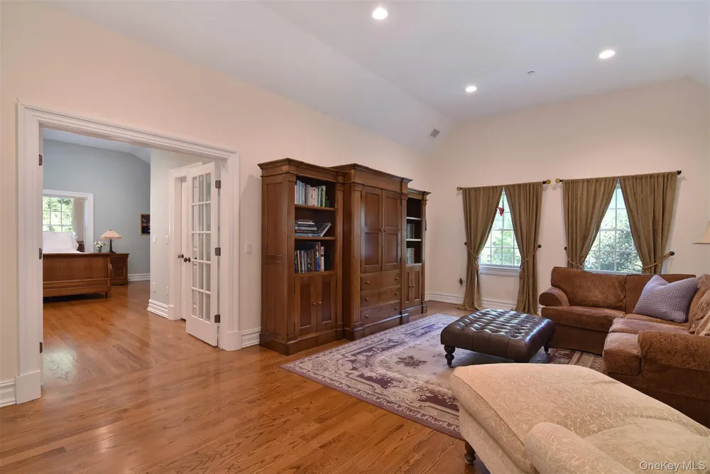 7 Roland Rd, Irvington, NY 10533