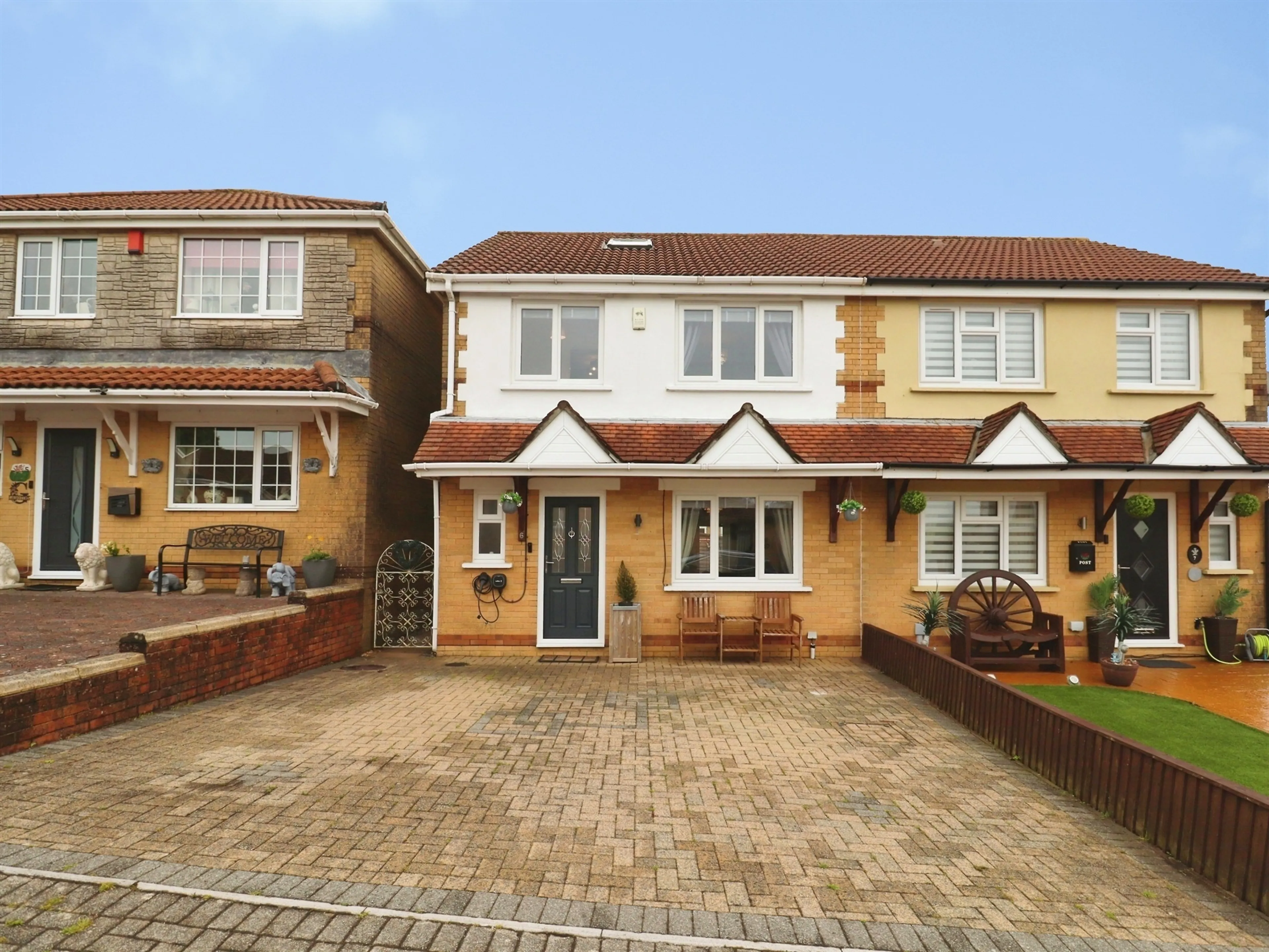 Property at Ffordd Llanbad, Gilfach Goch, Porth