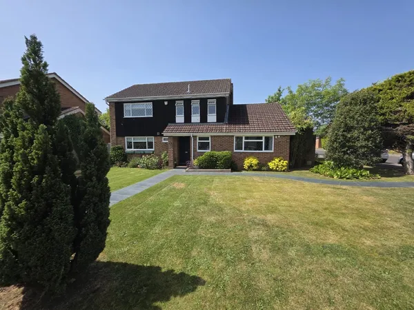 Cranbrook Drive, Maidenhead, Berkshir...