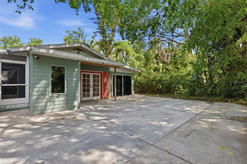 1264 18th St, Sarasota, FL 34234