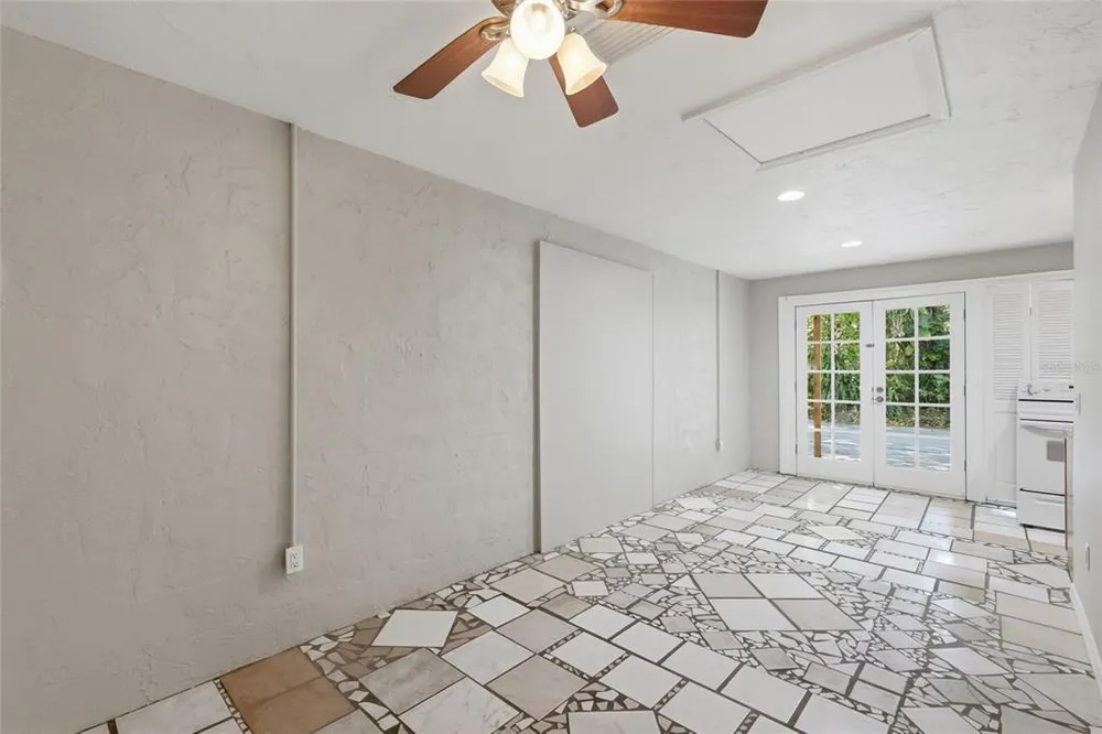 1264 18th St, Sarasota, FL 34234