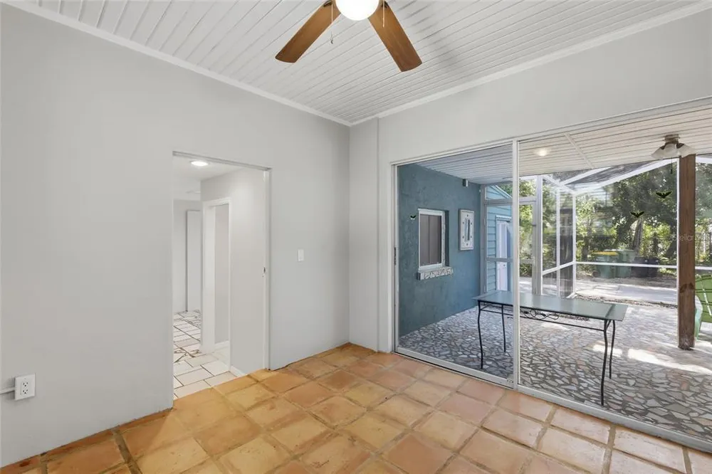 1264 18th St, Sarasota, FL 34234