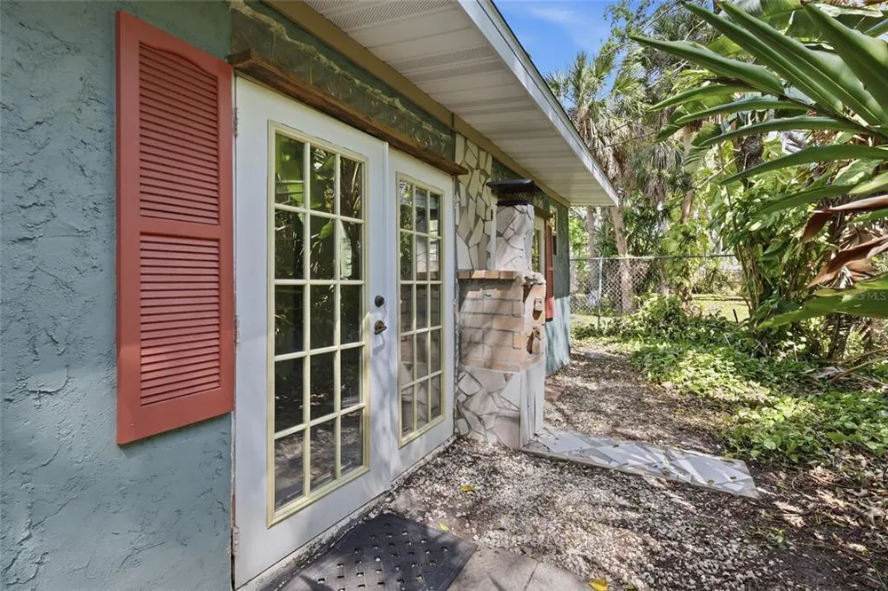1264 18th St, Sarasota, FL 34234