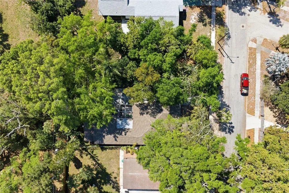 1264 18th St, Sarasota, FL 34234