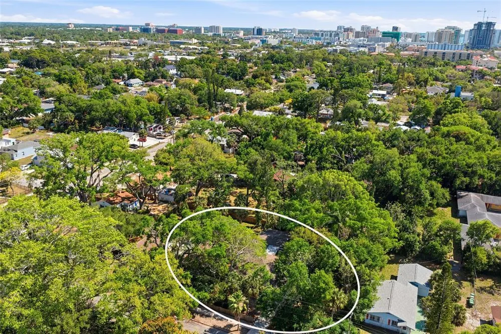 1264 18th St, Sarasota, FL 34234