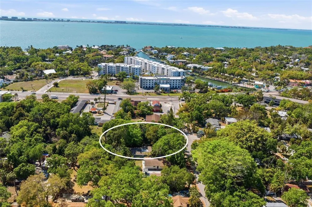 1264 18th St, Sarasota, FL 34234
