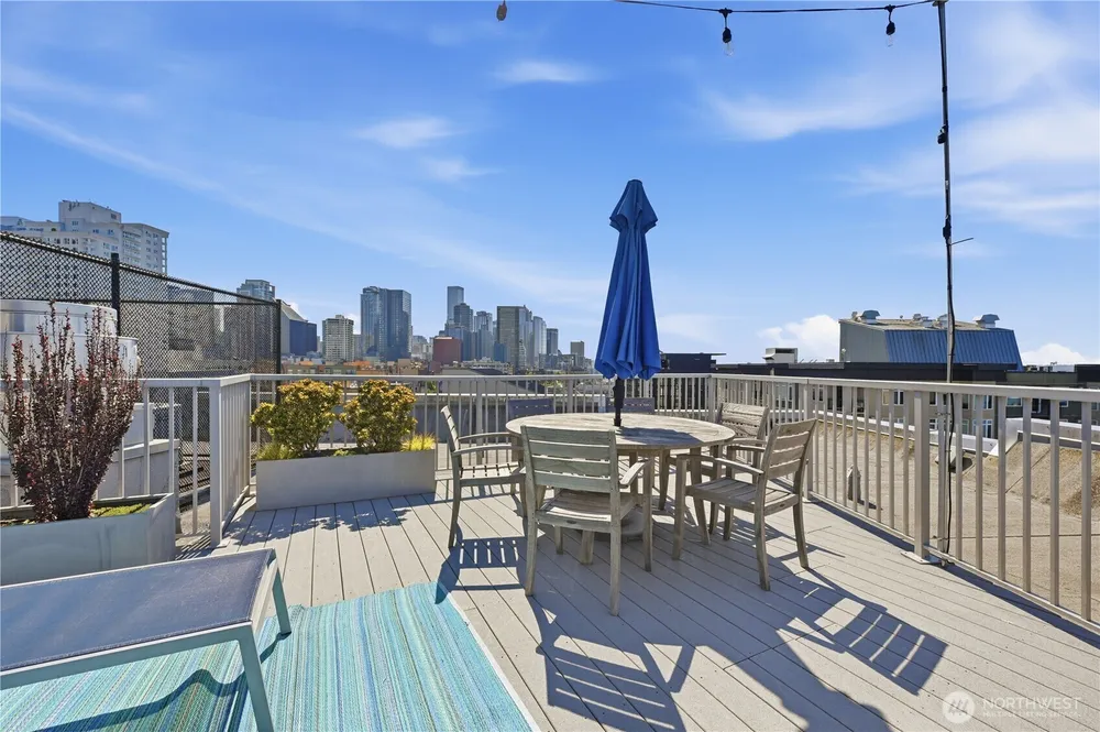 76 Cedar St, Seattle, WA 98121
