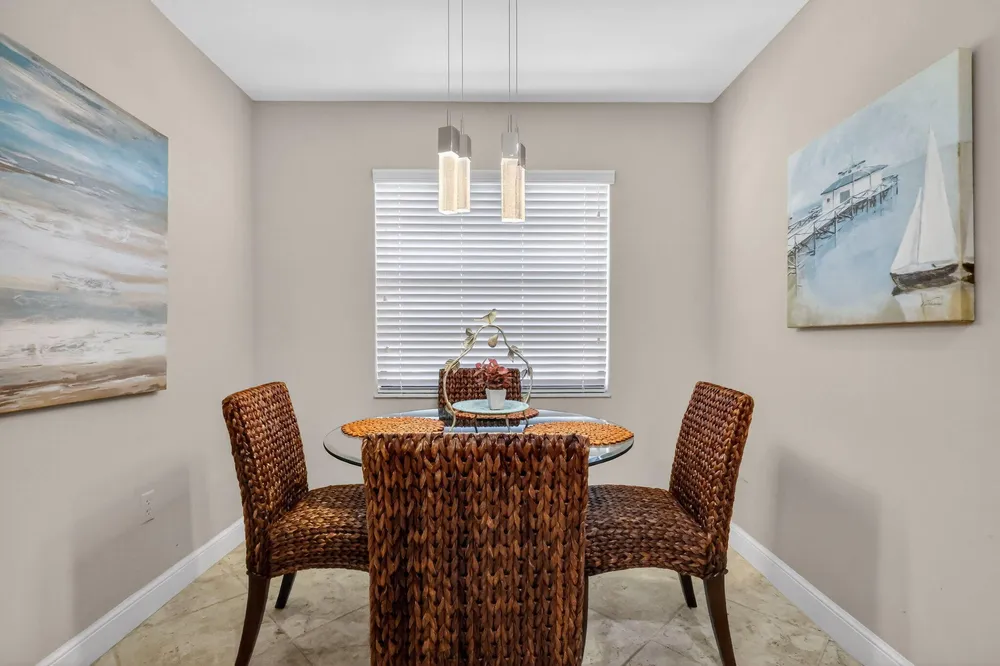 41 Stratford Ln W, Boynton Beach, FL 33436