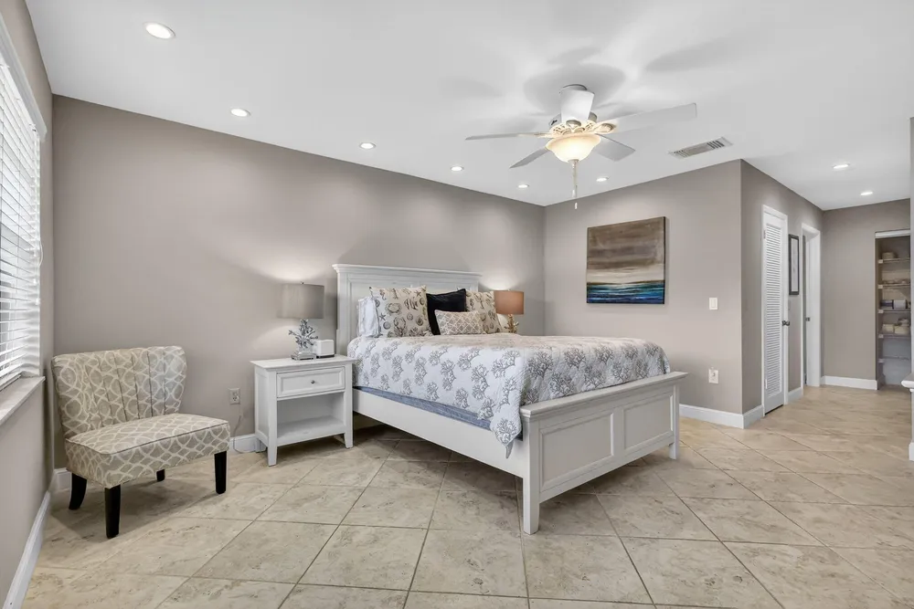 41 Stratford Ln W, Boynton Beach, FL 33436