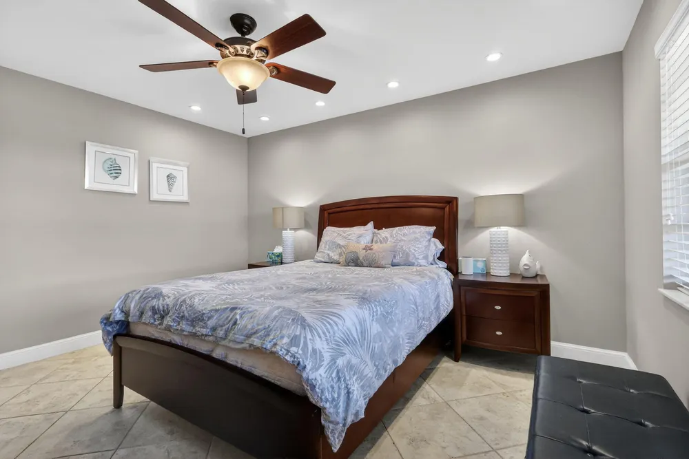 41 Stratford Ln W, Boynton Beach, FL 33436