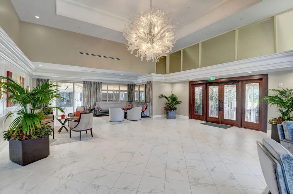 41 Stratford Ln W, Boynton Beach, FL 33436