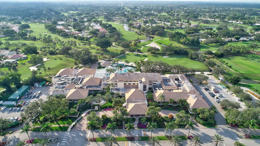 41 Stratford Ln W, Boynton Beach, FL 33436