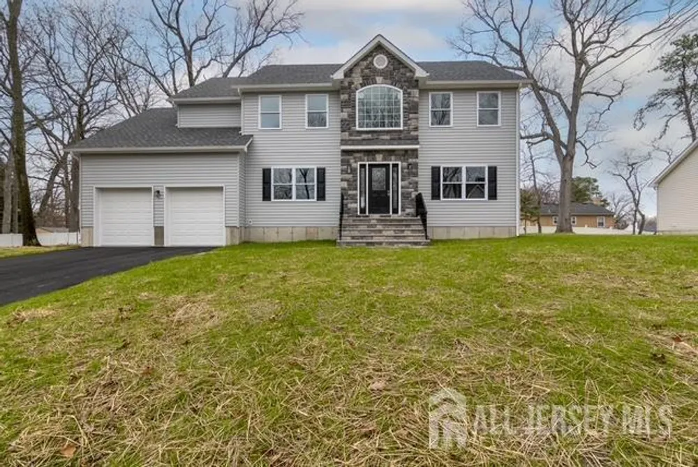 40 Avenue I, Monroe, NJ 08831