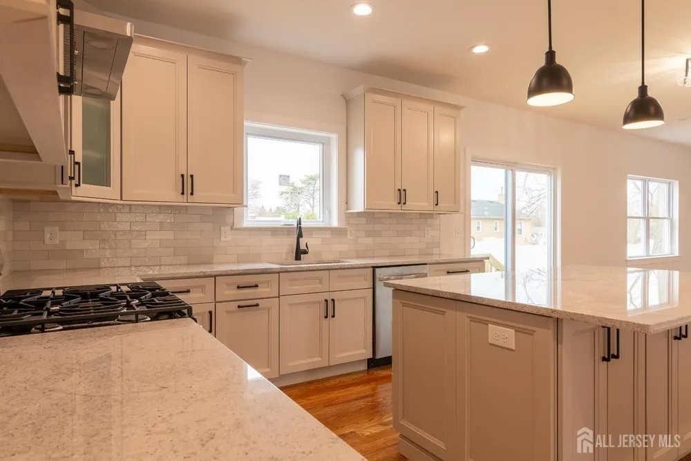 40 Avenue I, Monroe, NJ 08831