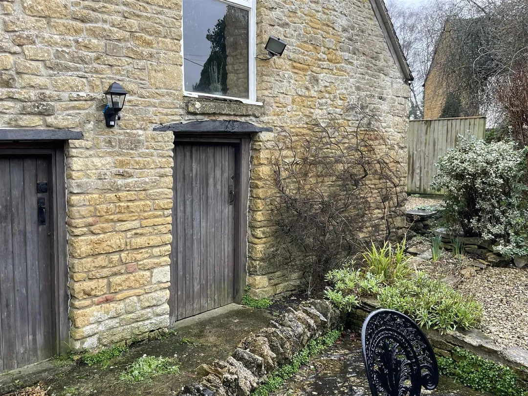 https://mr0.homeflow-assets.co.uk/files/photo/image/47358/9510/_x_/_uqYRxJ3eUO5SklNzOIZ-A.jpg