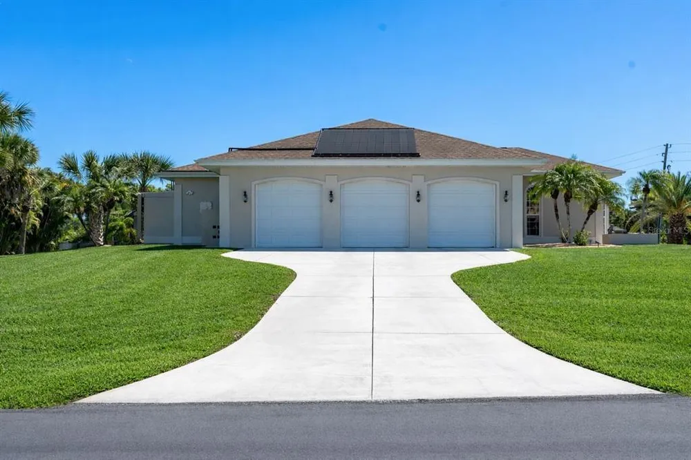 2 Long Meadow Rd, Rotonda, FL 33947