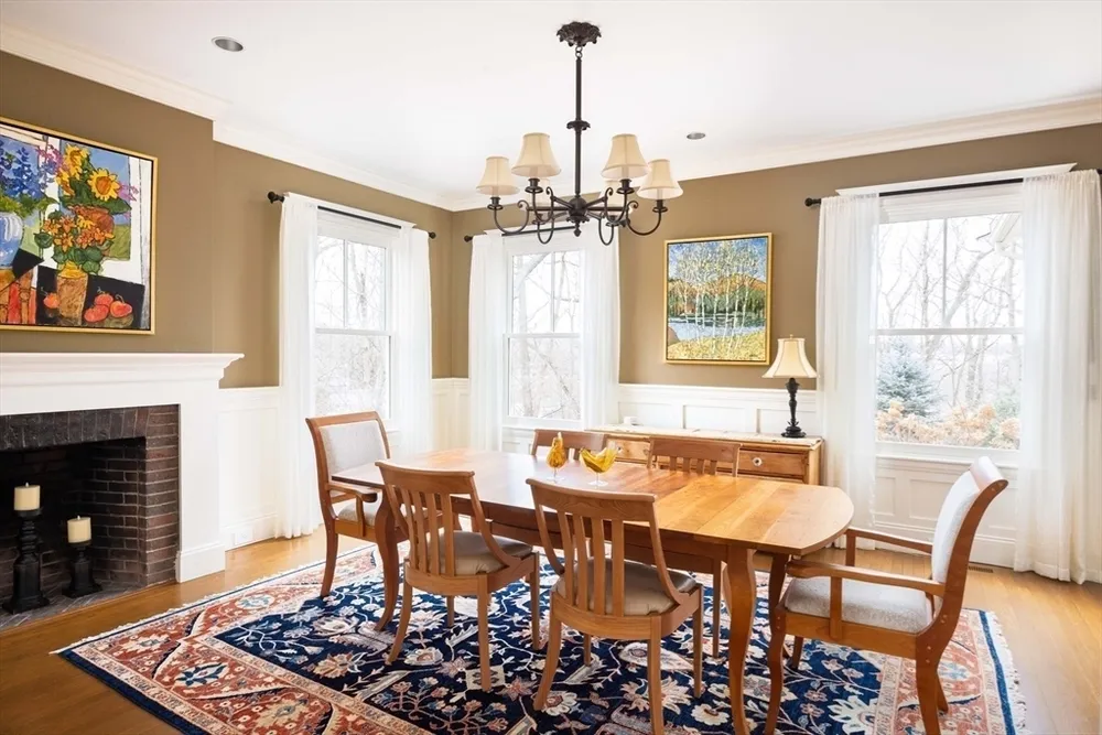 34 Pilgrim Rd, Newton, MA 02468