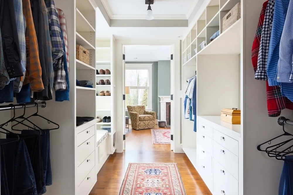 34 Pilgrim Rd, Newton, MA 02468