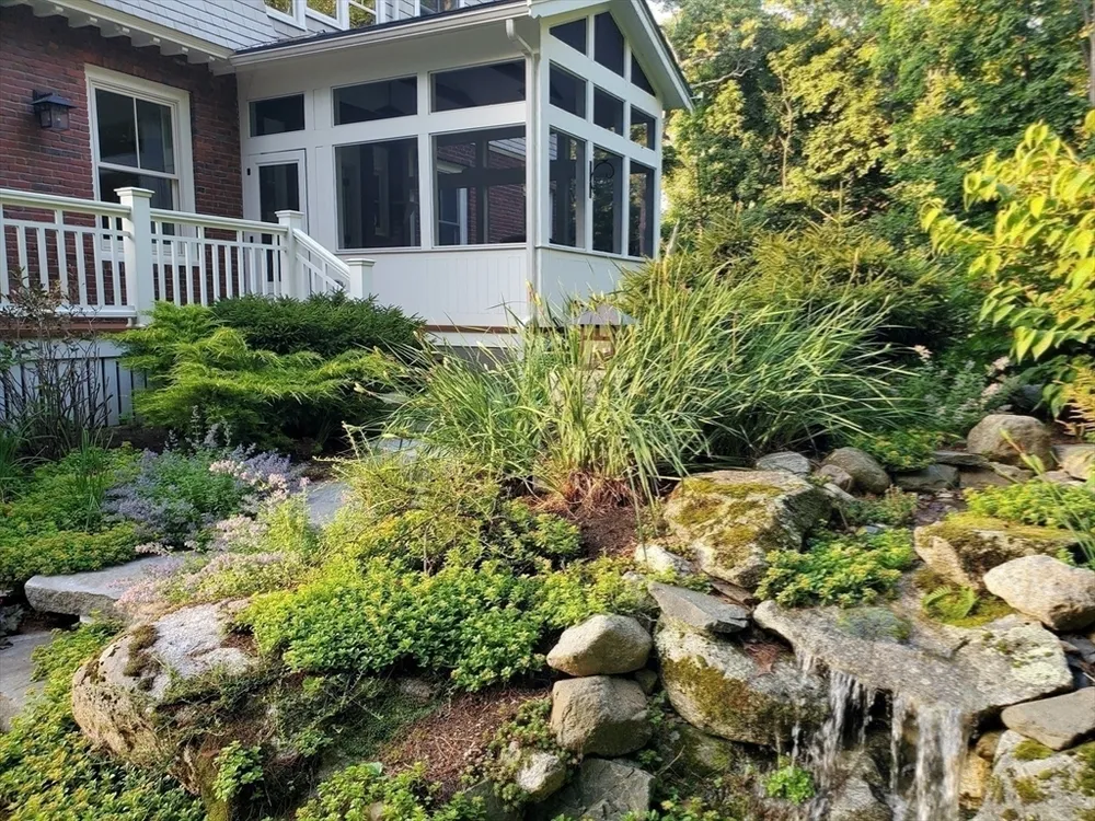 34 Pilgrim Rd, Newton, MA 02468