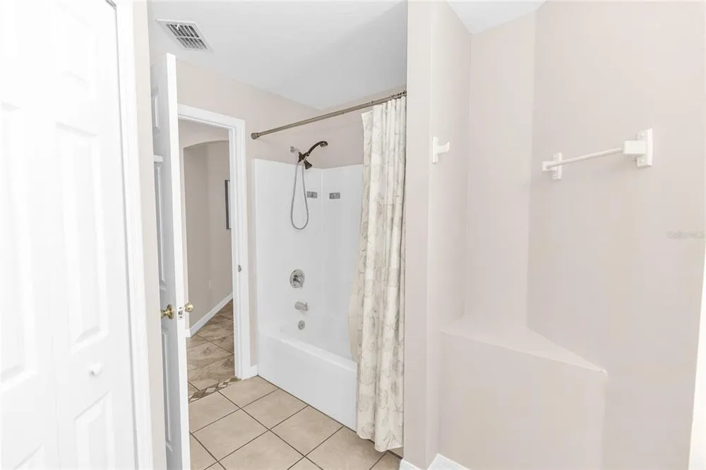 104 Sanderling Dr, Winter Haven, FL 33881