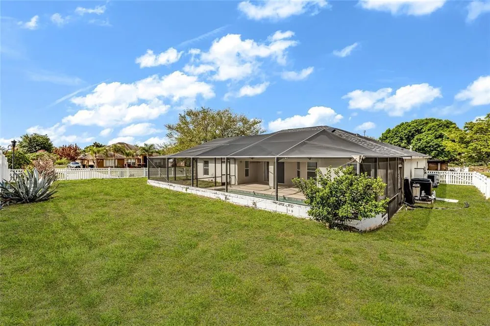104 Sanderling Dr, Winter Haven, FL 33881