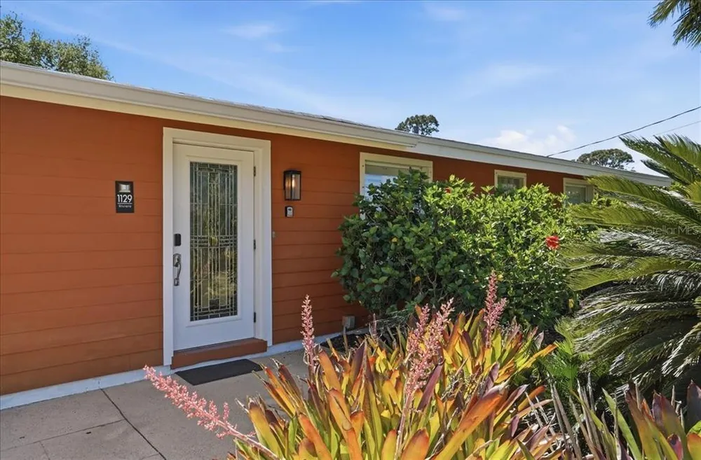 1129 Riviera St, Venice, FL 34285