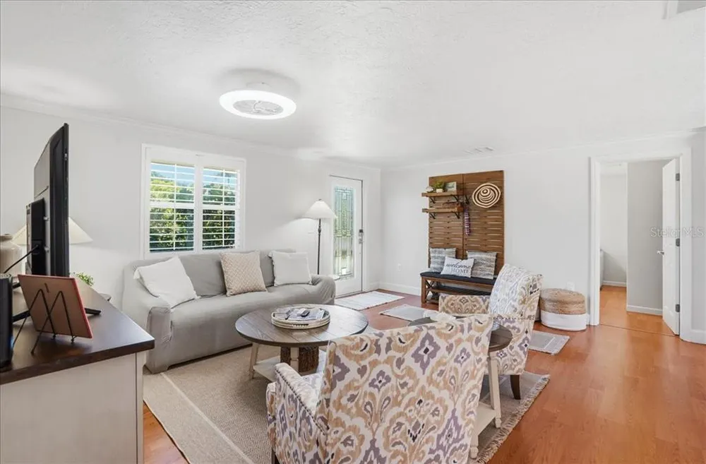 1129 Riviera St, Venice, FL 34285