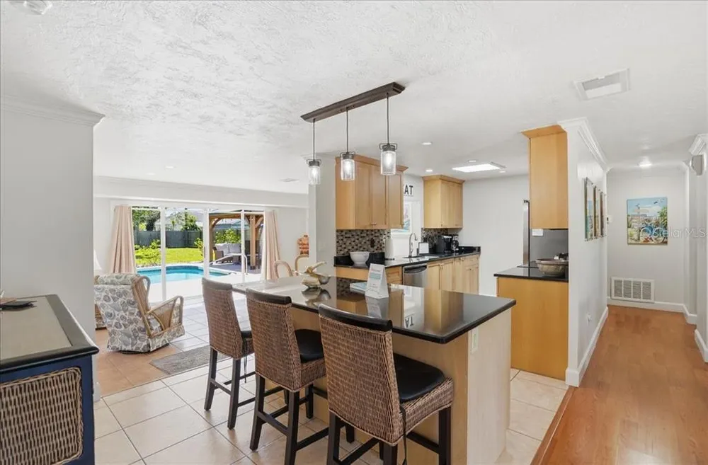 1129 Riviera St, Venice, FL 34285