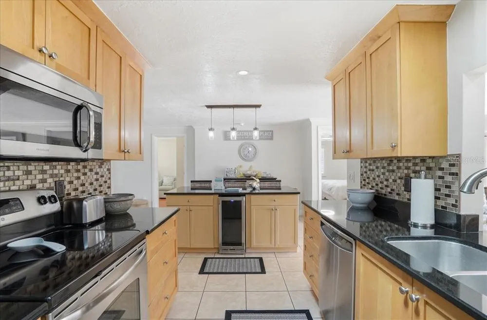 1129 Riviera St, Venice, FL 34285