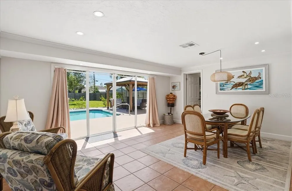 1129 Riviera St, Venice, FL 34285