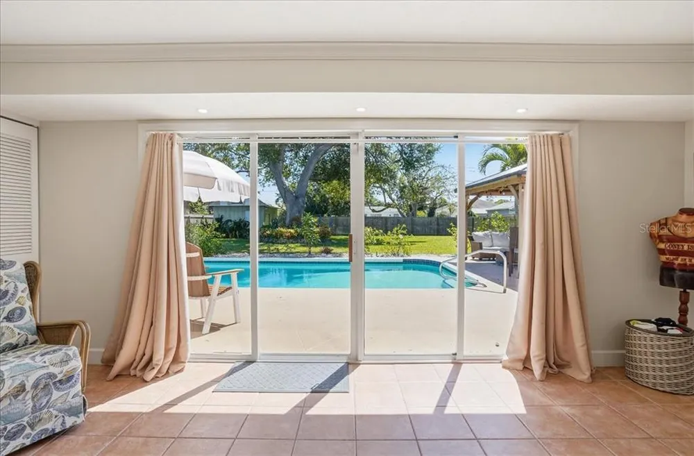 1129 Riviera St, Venice, FL 34285