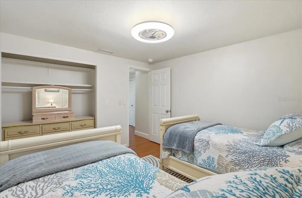 1129 Riviera St, Venice, FL 34285