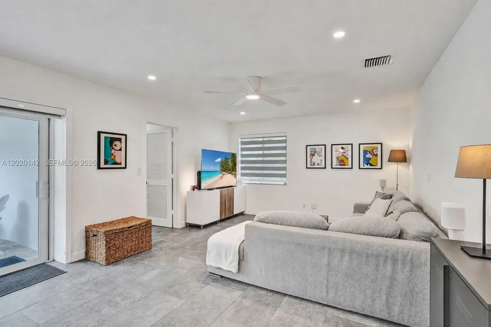 13820 SW 73rd Ave, Palmetto Bay, FL 33158