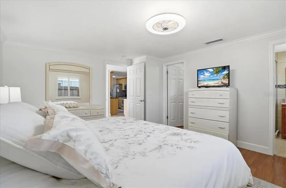 1129 Riviera St, Venice, FL 34285