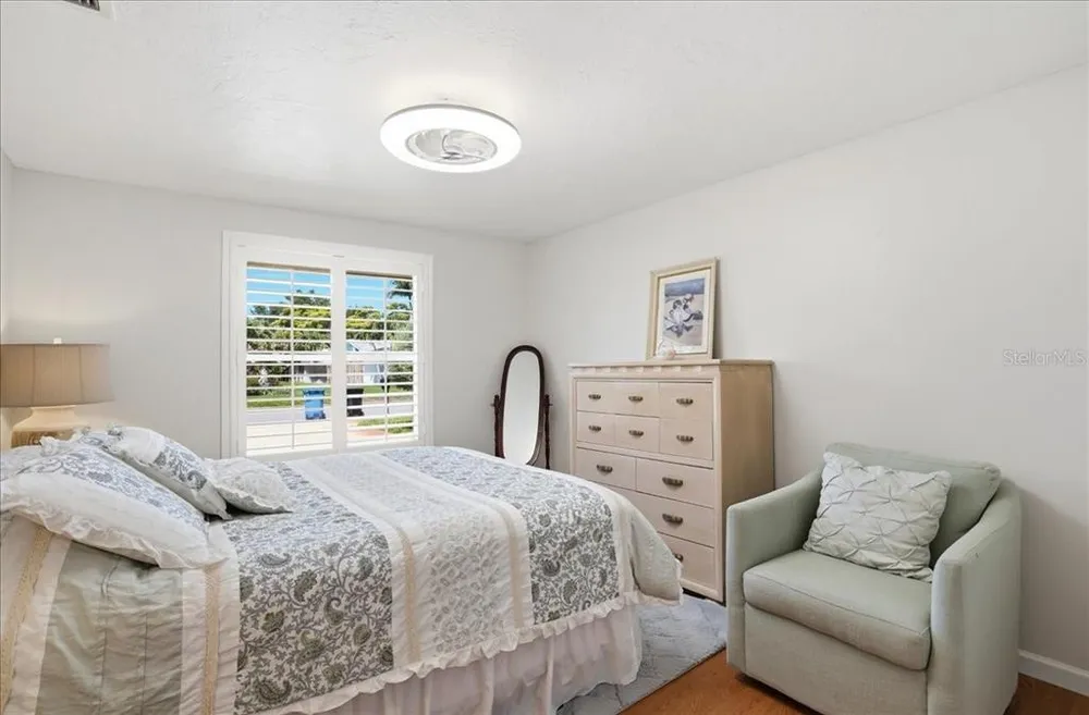 1129 Riviera St, Venice, FL 34285