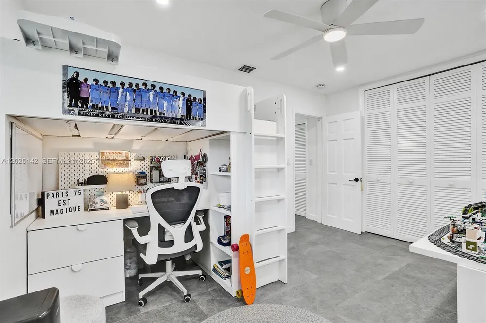 13820 SW 73rd Ave, Palmetto Bay, FL 33158