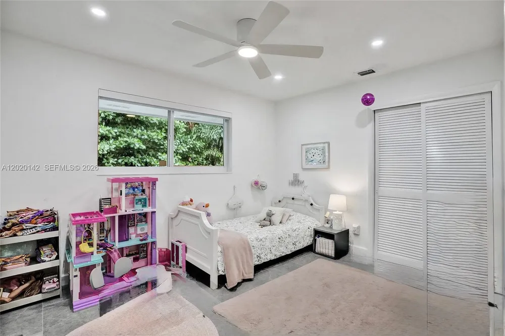 13820 SW 73rd Ave, Palmetto Bay, FL 33158