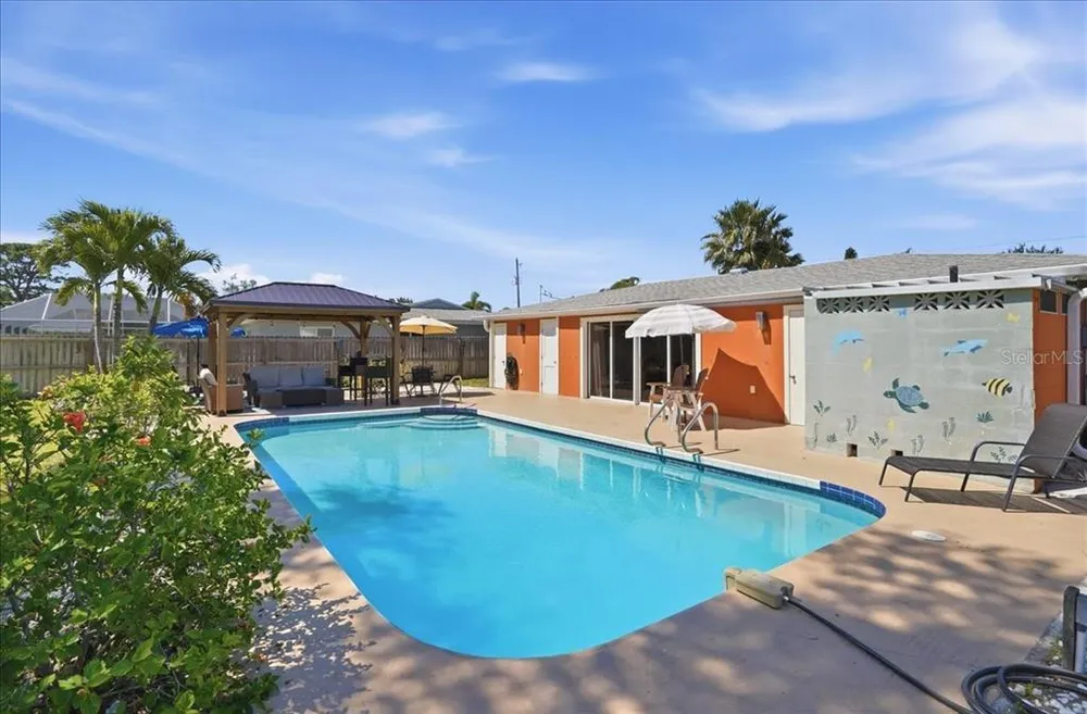 1129 Riviera St, Venice, FL 34285