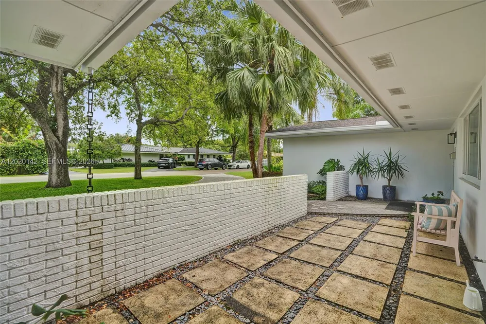 13820 SW 73rd Ave, Palmetto Bay, FL 33158