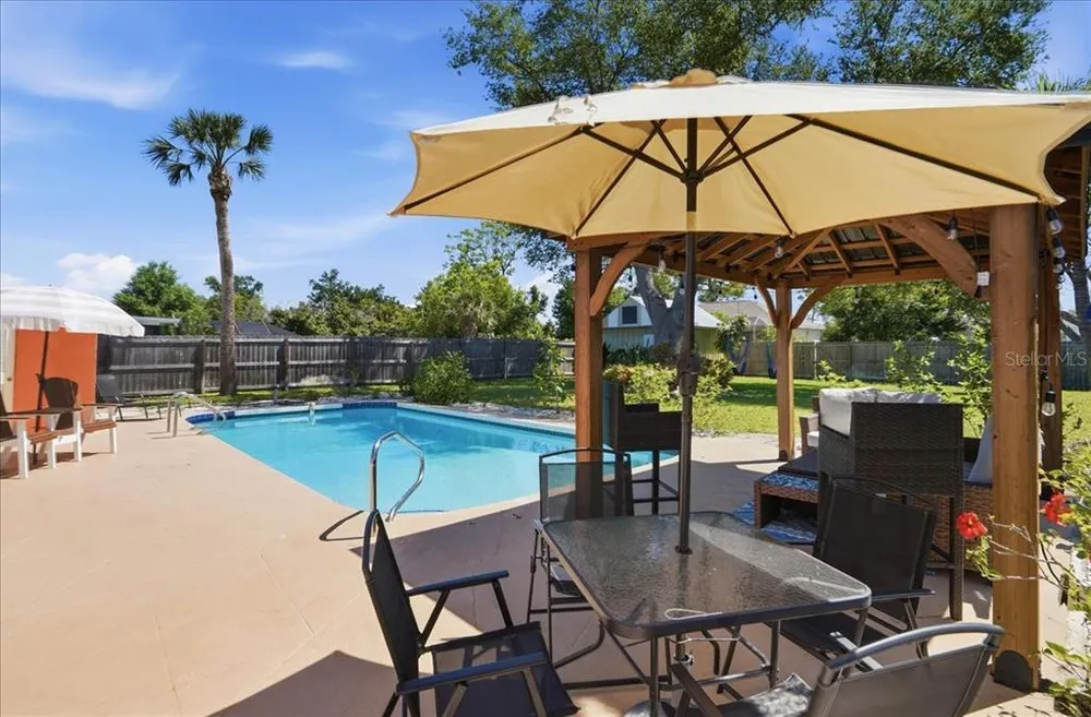 1129 Riviera St, Venice, FL 34285