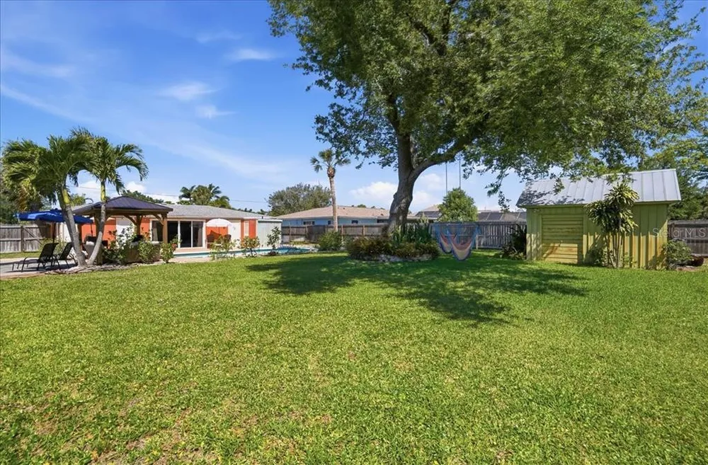 1129 Riviera St, Venice, FL 34285