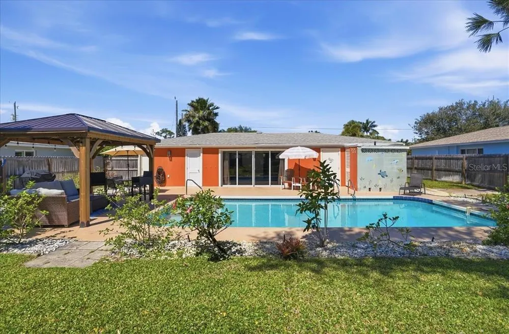 1129 Riviera St, Venice, FL 34285