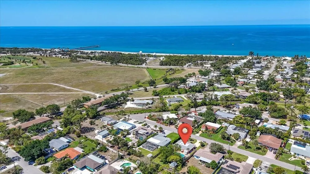 1129 Riviera St, Venice, FL 34285