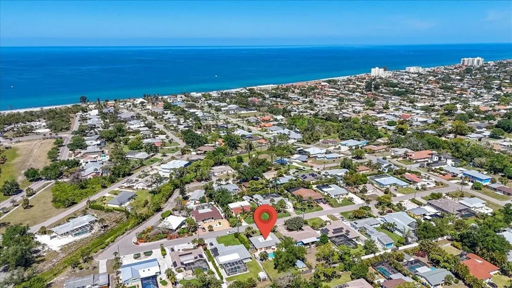 1129 Riviera St, Venice, FL 34285
